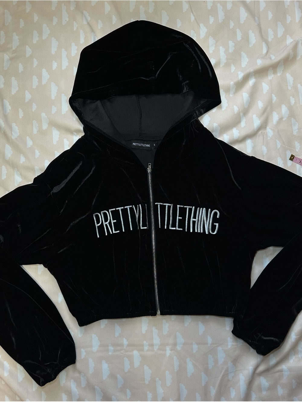 PrettyLittleThing Black Velvet Zip-Up Cropped Hoodie